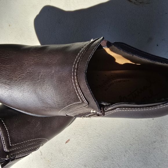 New in box size 7.5 wide Natural Soul booties - Picture 2 of 4